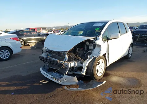 2013 Honda Fit z USA, uszkodzony, nr VIN JHMGE8H35DC059223